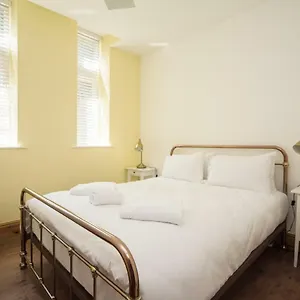 Marlborough Hall - Quiet Apartment Nottingham